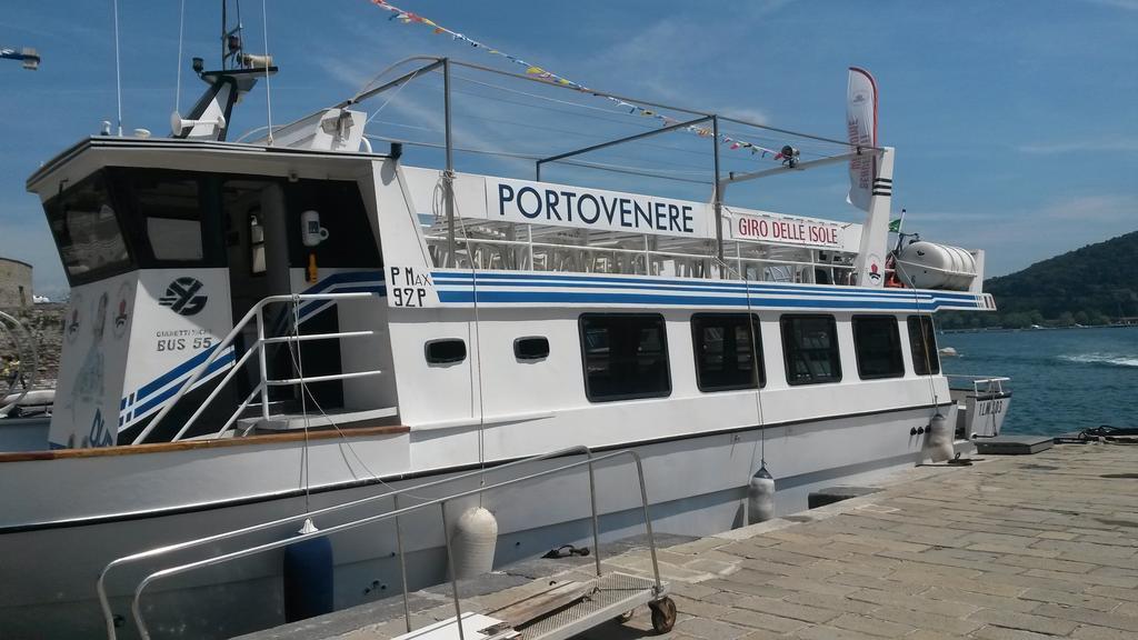 Holiday Home Fiorita Porto Venere Ruang foto